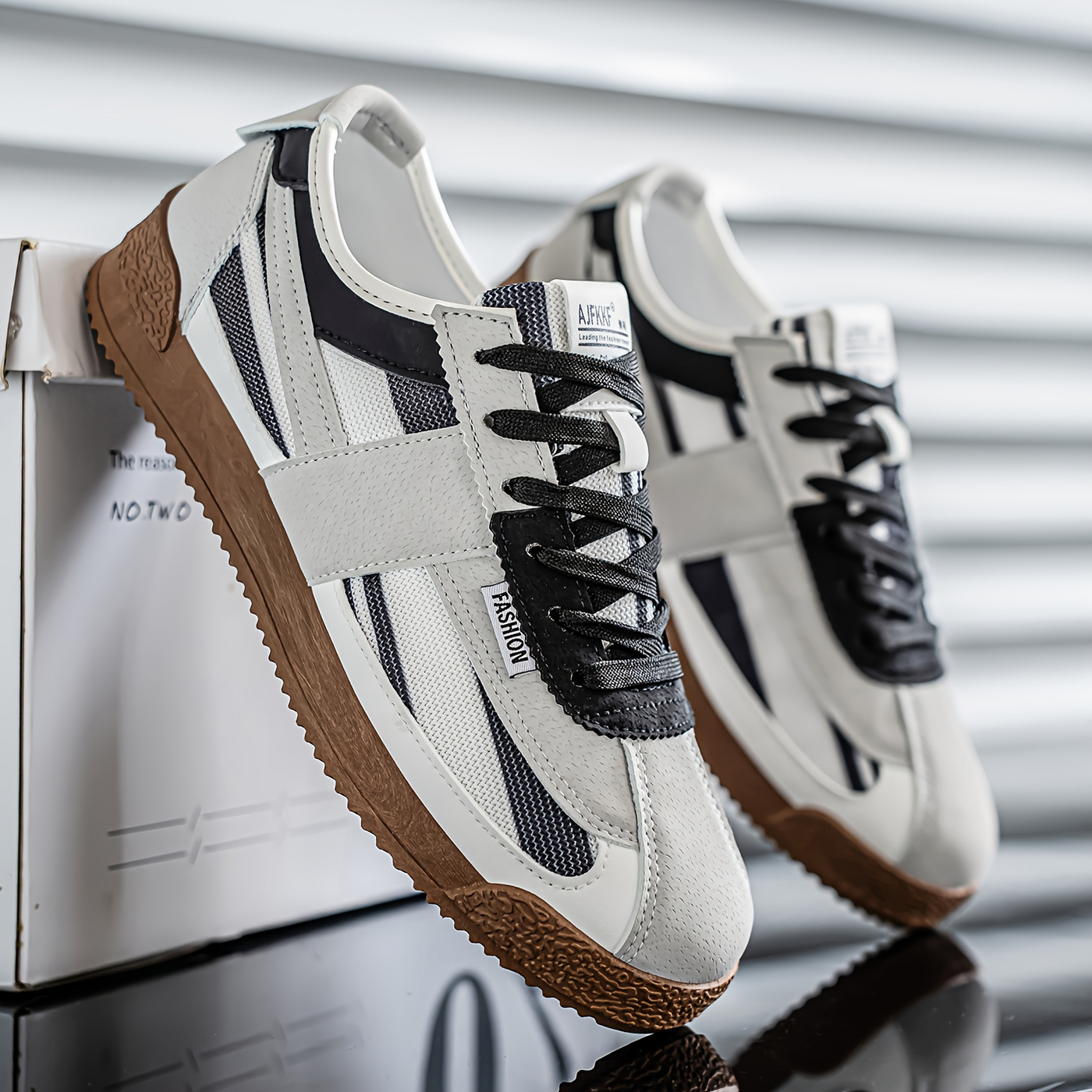 Okada | レトロスニーカー