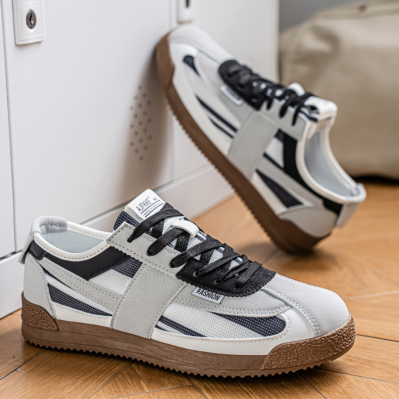 Okada | レトロスニーカー